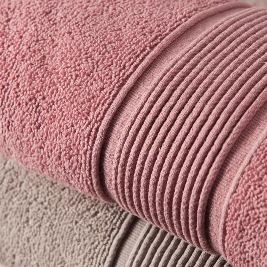 NAOMI Ręcznik, 70x140cm, kolor 010 różowy R00002/RB0/010/070140/1